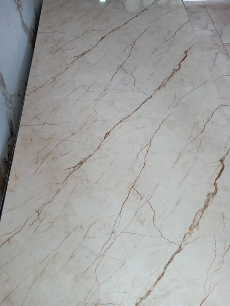 LAMINA MARMOLIZADA GOLDEN 1.22 X 2.44 MTRS 3MM