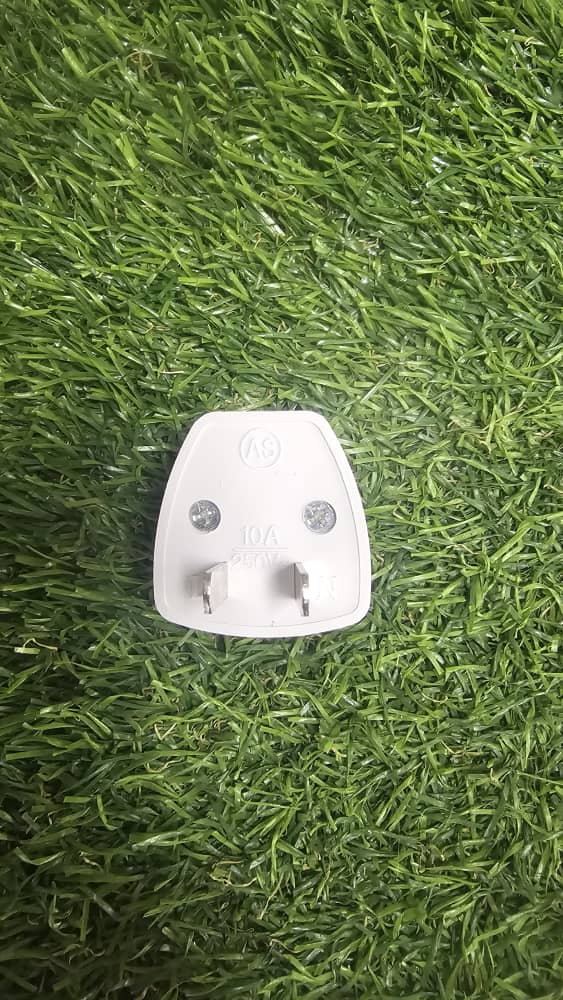 ADAPTADOR DE TOMA 220V 