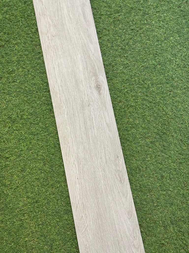 Pisos de Vinil Hazelnut Wood 152.4mmX914.4mmX2mm CAJA 3.34MT2                  